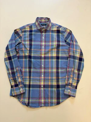 Ralph lauren flannel skjorta - Blå Polo Ralph lauren flannel skjorta //  Storlek M //  Mycket bra skick //  Skriv vid minsta fråga eller fundering🤝