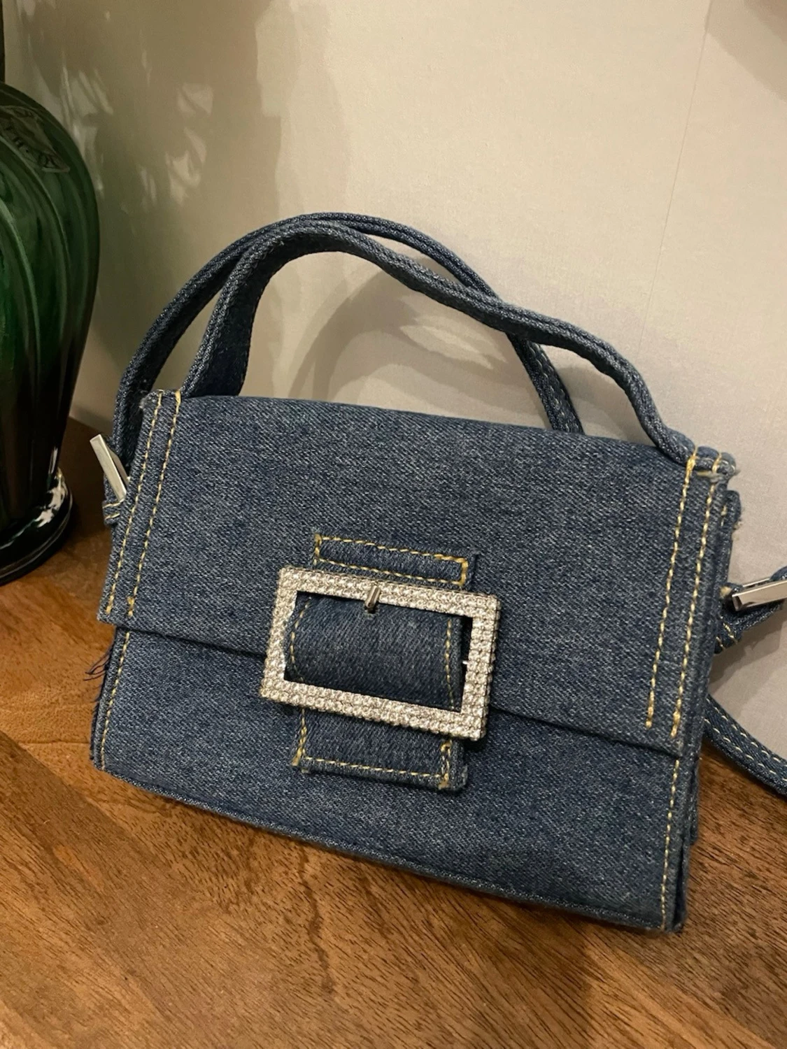 Jeansblå handväska med strassdetalj - 1