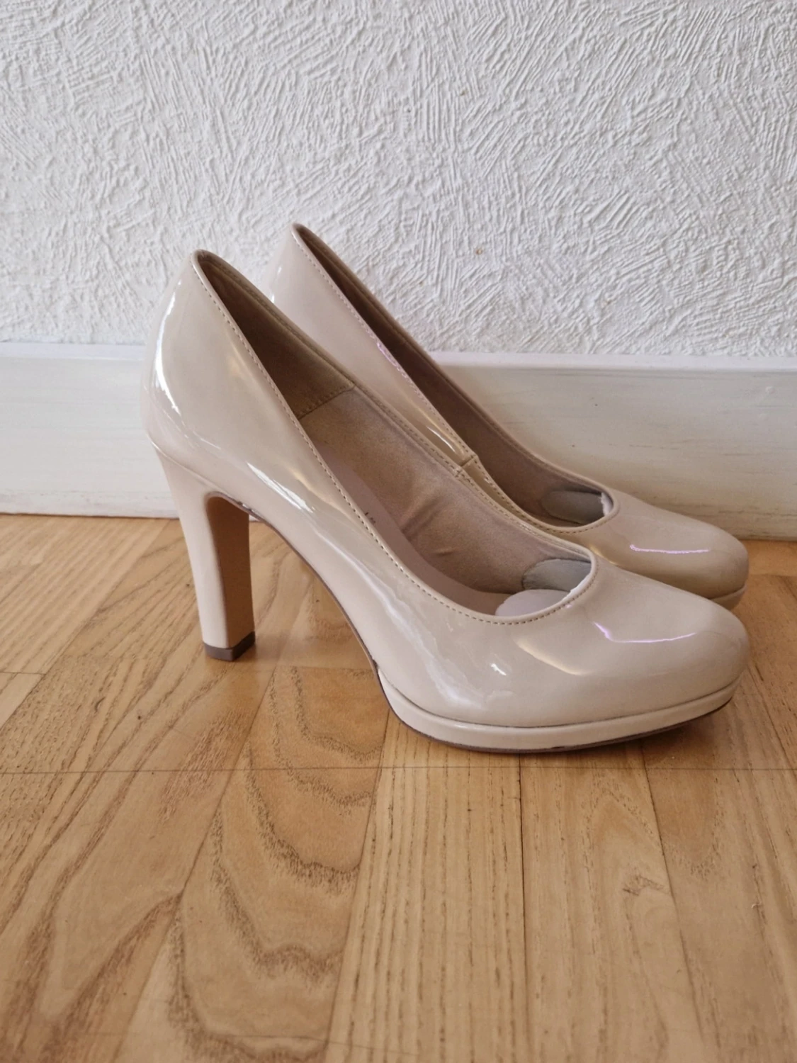 Tamaris lackpumps med hög klack - 1