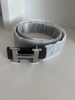 Hermés Bälte - Helt oanvänd, skriv vid funderingar!