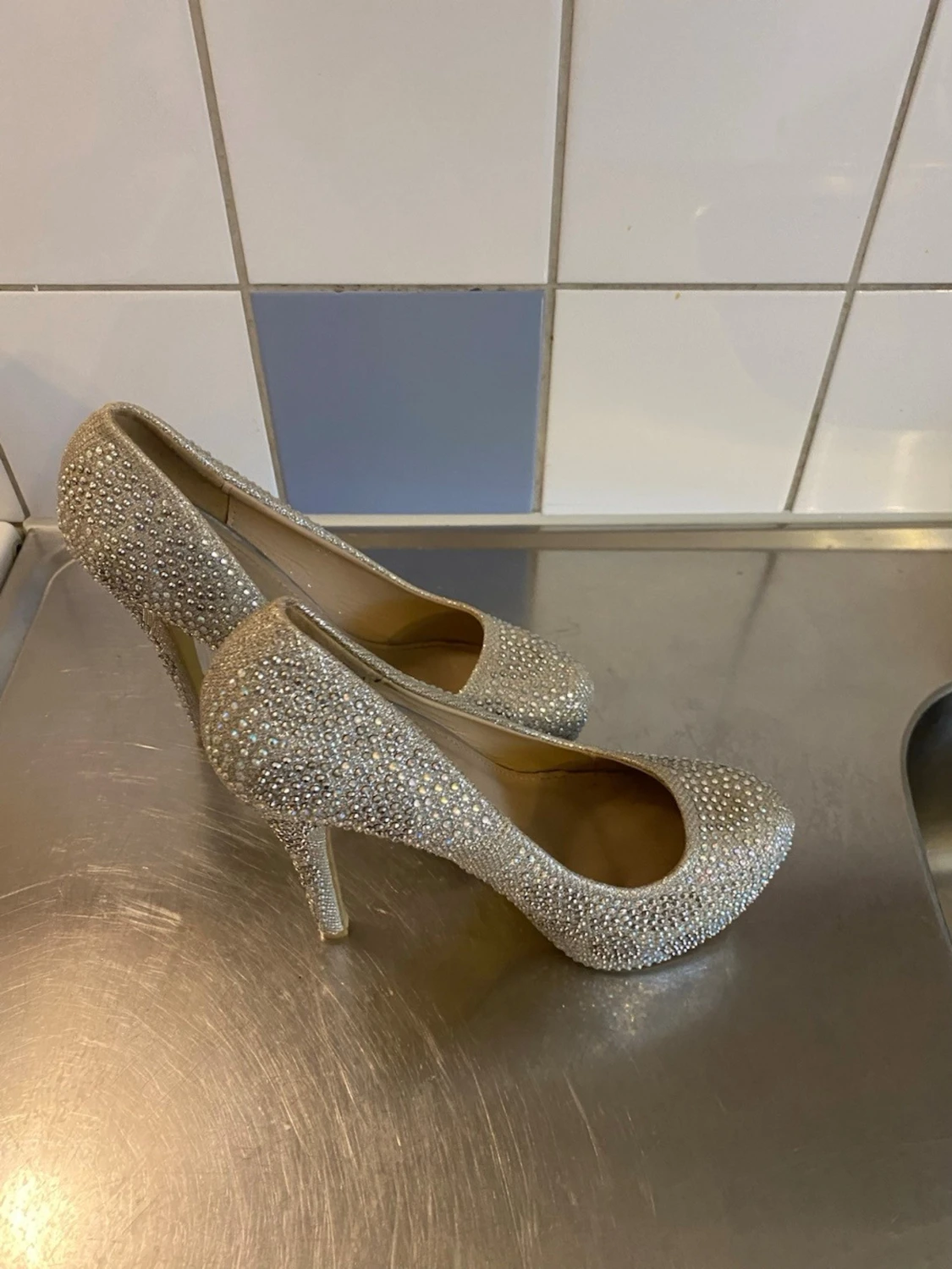 Glittriga pumps från Maripé - 2