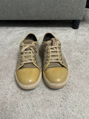 Schysta lanvins - Fräscha länvins i biege storlek 44 pris går självklart att diskutera