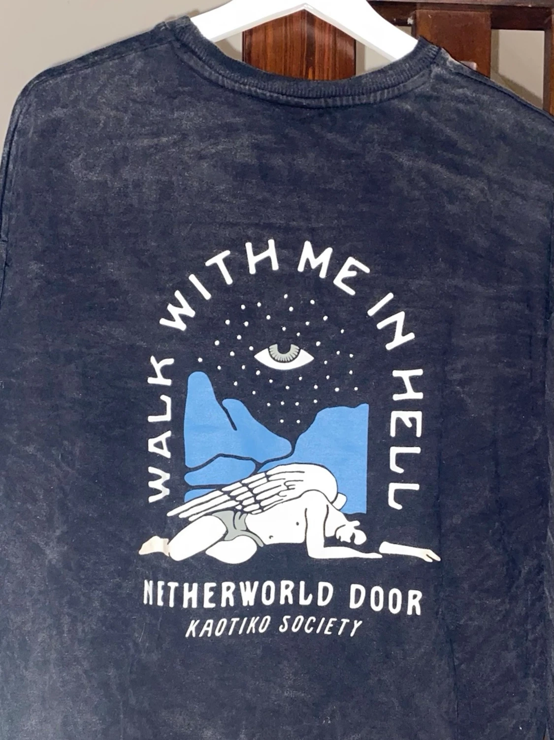 Svart sweatshirt med tryck från Kaotiko BCN - 1