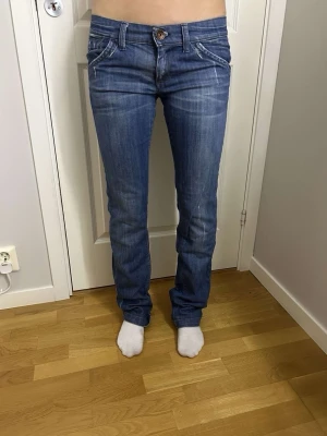 Miss Sixty Collection Flared Jeans Blå - Snygga flared jeans i super skick!! Strl: W29