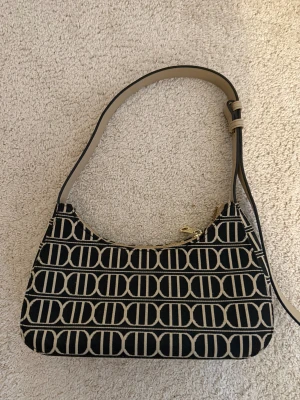 Svart/vit Don Donna väska  - Svart/vit don Donna väska. Super fin!