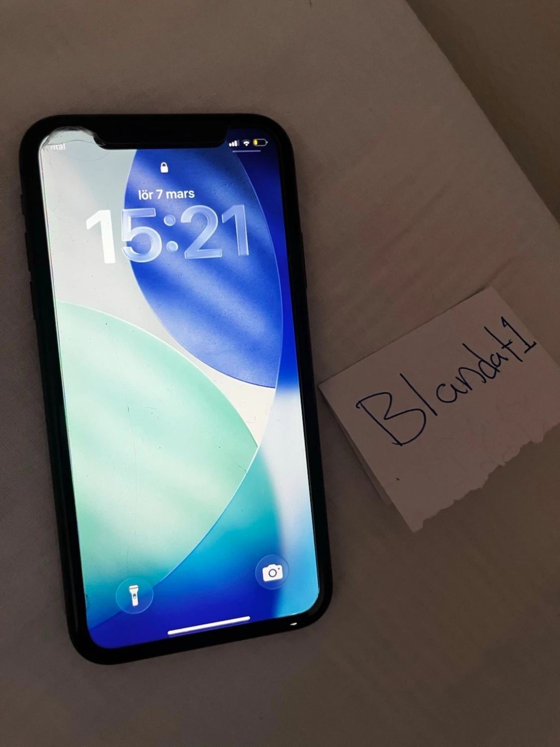 iPhone 11 Pro 1000kr för mobilen via Swish, går att förhandla.