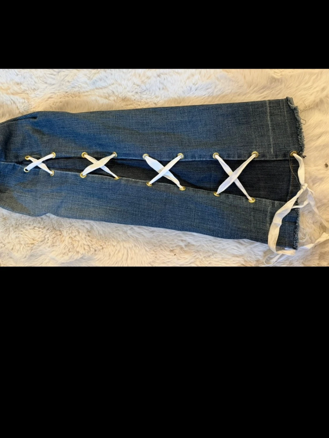 Blå jeans med snörning i sidan - 2