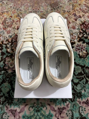 Maison Margiela - Ett par helt nya Maison Margiela i väldigt fin och somrigt färg 