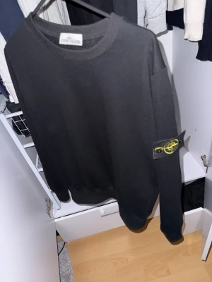 Stone Island tröja  - Storlek S. Sitter bra på mig som är 175