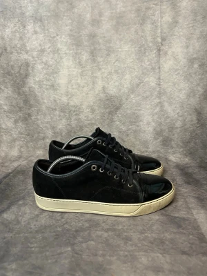 Lanvin skor - Mycket fint skick | Size UK 8 ≈ 43- | fraktar inom 24 timmar | för att köpa klicka ”köp nu” | vid frågor eller funderingar är det bara att skicka ett meddelande | följare får bättre rabatter🙌