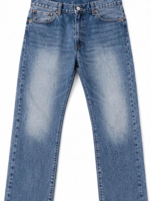 Levi's Jeans - Väldigt snygga levis jeans i storlek 38/34 men sitter som 36-38 i midjan. Köpta för 1300 och knappt använda. Inga stora deffekter, det ända är att det är väldigt små lösa trådar längst ner vid ett av benen.