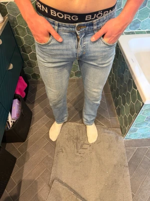Ljusblå jeans från Kappahl - Snygga jeans men tyvär påtok försmå- storlek 164 barn! 