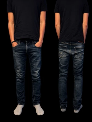 Replay jeans - Tja säljer nu dessa Replay Jeans i storleken 29/32, modellen är 180cm 67kg.