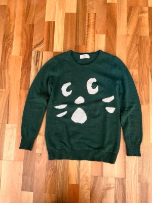 Nenet tröja - Tröja från ne-net ( Issey Miyake ) i storlek S, i mycket bra skick och köpt från japan.