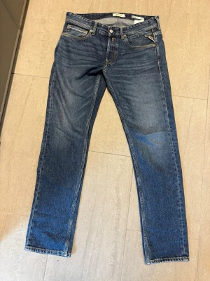 Replay jeans - Replay grover i storlek 32/32 köpta för 1600 från replays hemsida. Aldrig använda