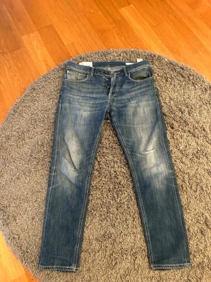 Dondup Jeans  - Säljer dessa snygga dondup jeans till bra pris. Sparsamt använda.   Hör av dig vid intresse!