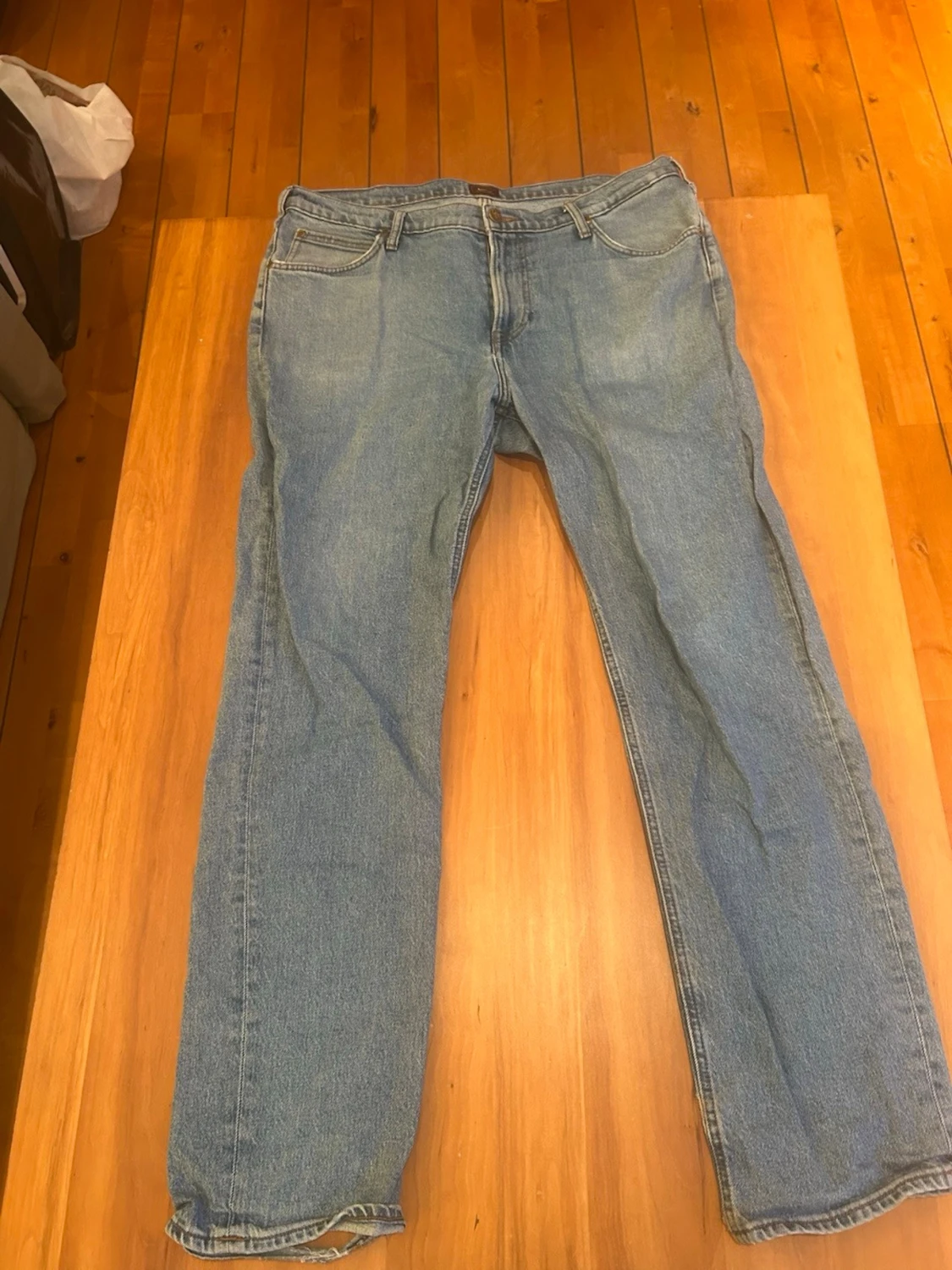 Klassiska raka blå jeans från Lee