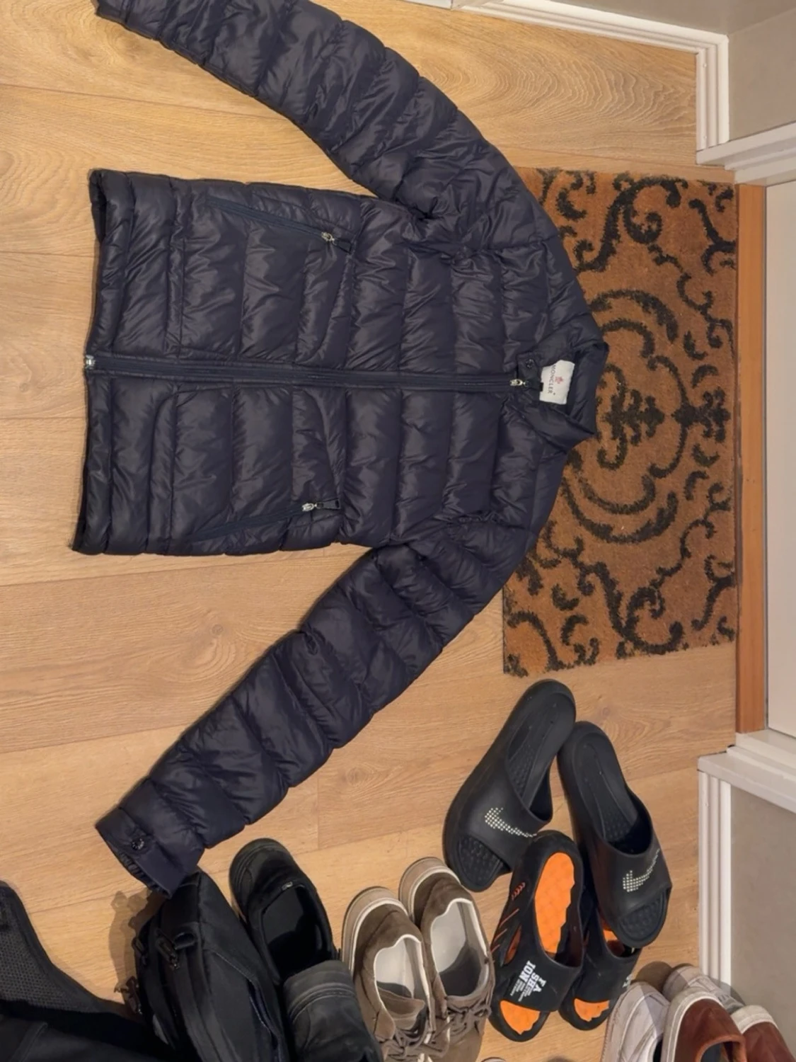 Svart dunjacka från Moncler - 5