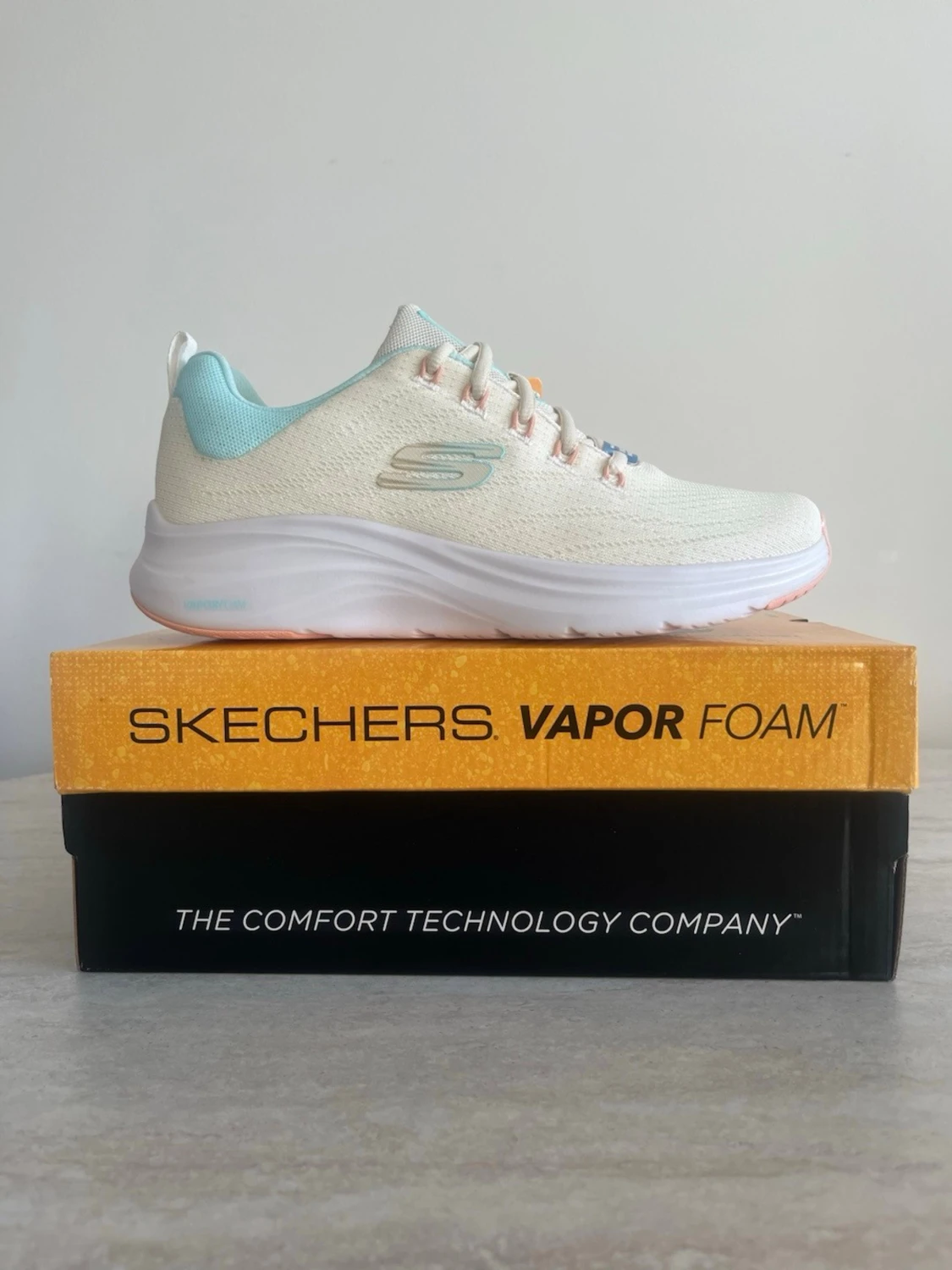 Skechers Vapor Foam sneakers