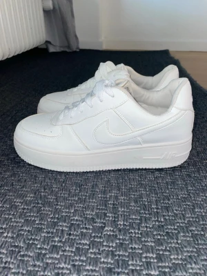 Helt nya nike Air force 1 - Helt nya nike Air force 1. 