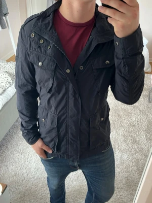 Woolrich Field Jacket  - Woolrich | Mycket bra skick | Size - M | Pris 1099 | Hör av dig vid minsta fråga eller fundering📩
