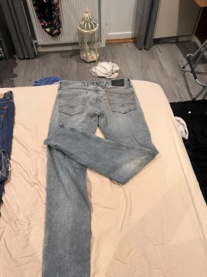 Replay jeans anbass - Replay jeans slim fit 31/34 passar inte längre så har inte heller någon möjlighet att ta bild med dom på😊