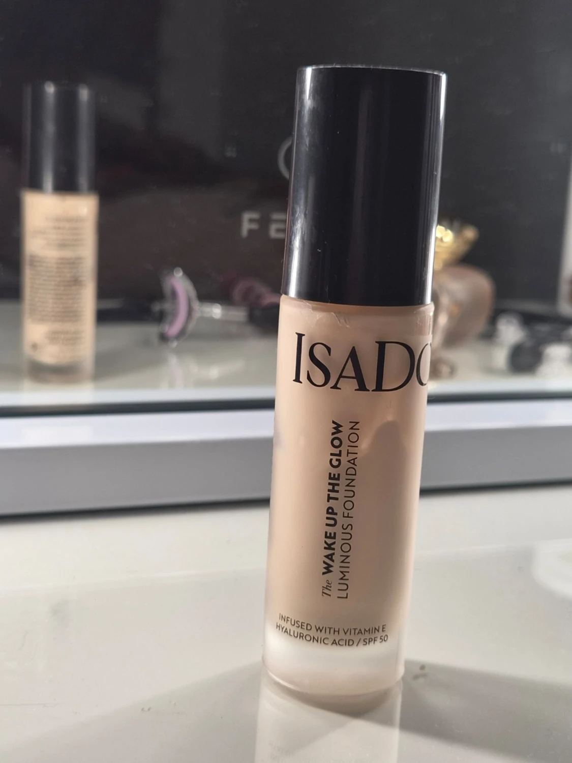IsaDora Wake Up The Glow Foundation