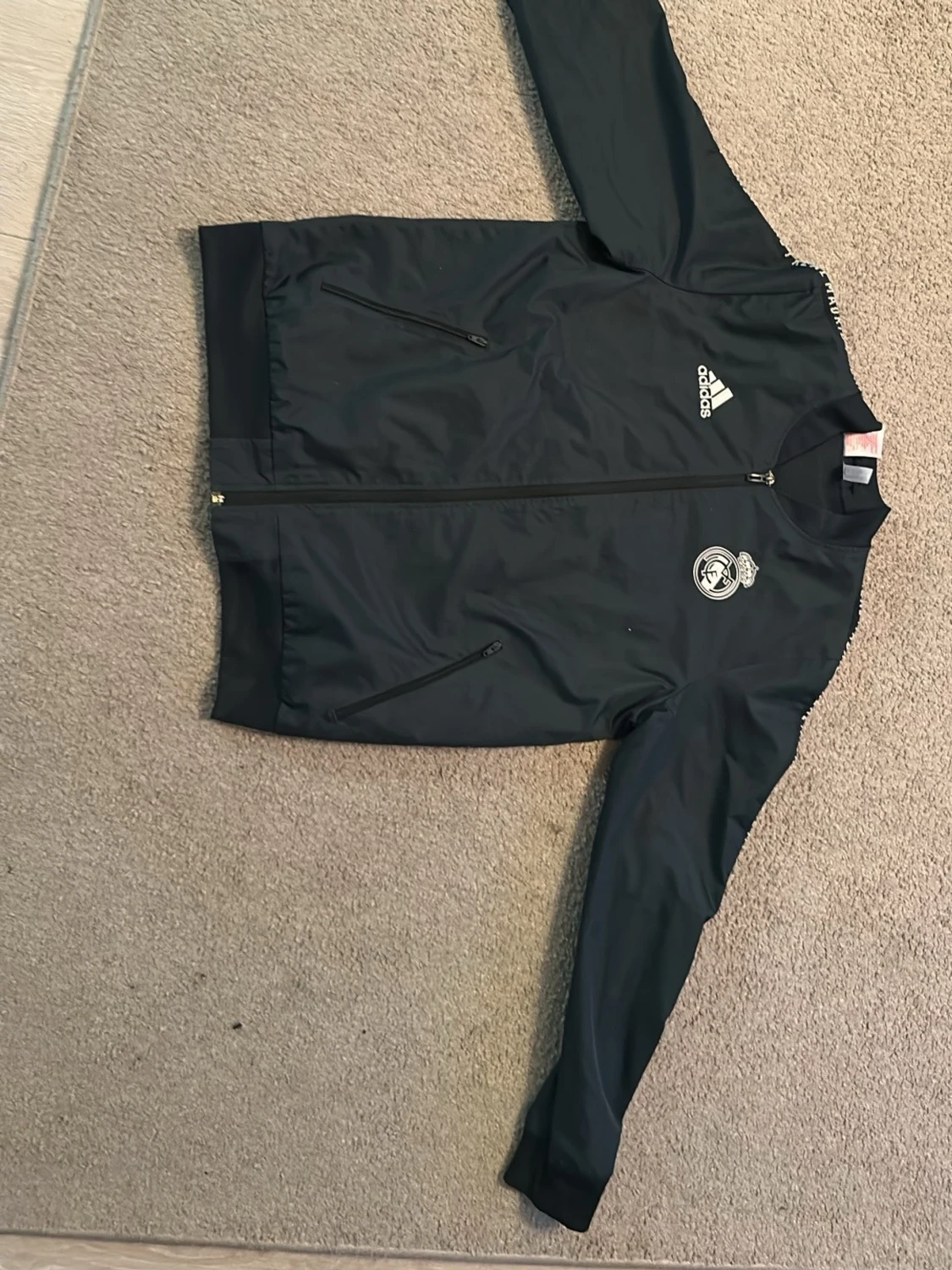 Svart Adidas Real Madrid jacka