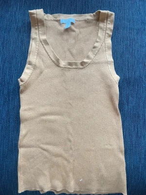 Linne - Fint gult linne som fortfarande är i bra skick💕