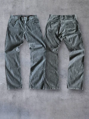 Alberto Jeans Relaxed Loose Vintage Fit Grey - Snygga Alberto jeans i storlek W32/L32.  Modell/Passform: Relaxed/Loose. Byxorna är i mycket bra skick och har en grå vintage färg. Alla mått finns på bild✅