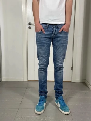 Dondup George Jeans  - Säljer nu dessa Dondup George Jeans, skriv för fler bilder/frågor🙌🏼