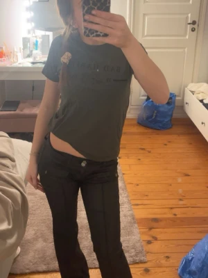 Mörkgrön t-shirt - Fint skick!