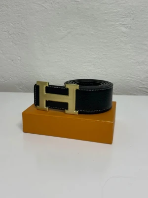 Herme's Bälte  - Helt ny aldrig använd. Storlek 110. Snabb frakt endast bälte 