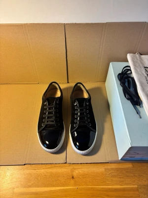 Lanvin Dbb1 Patent Cap Toe Sneaker 41 - Jättefina, nypris ~5000kr, 100% äkta, storlek: (UK7/EU41 Lanvin)