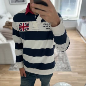 Ralph Lauren vintage  - Otroligt snygg och unik tröja från Ralph Lauren, priset kan såklart diskuteras! 