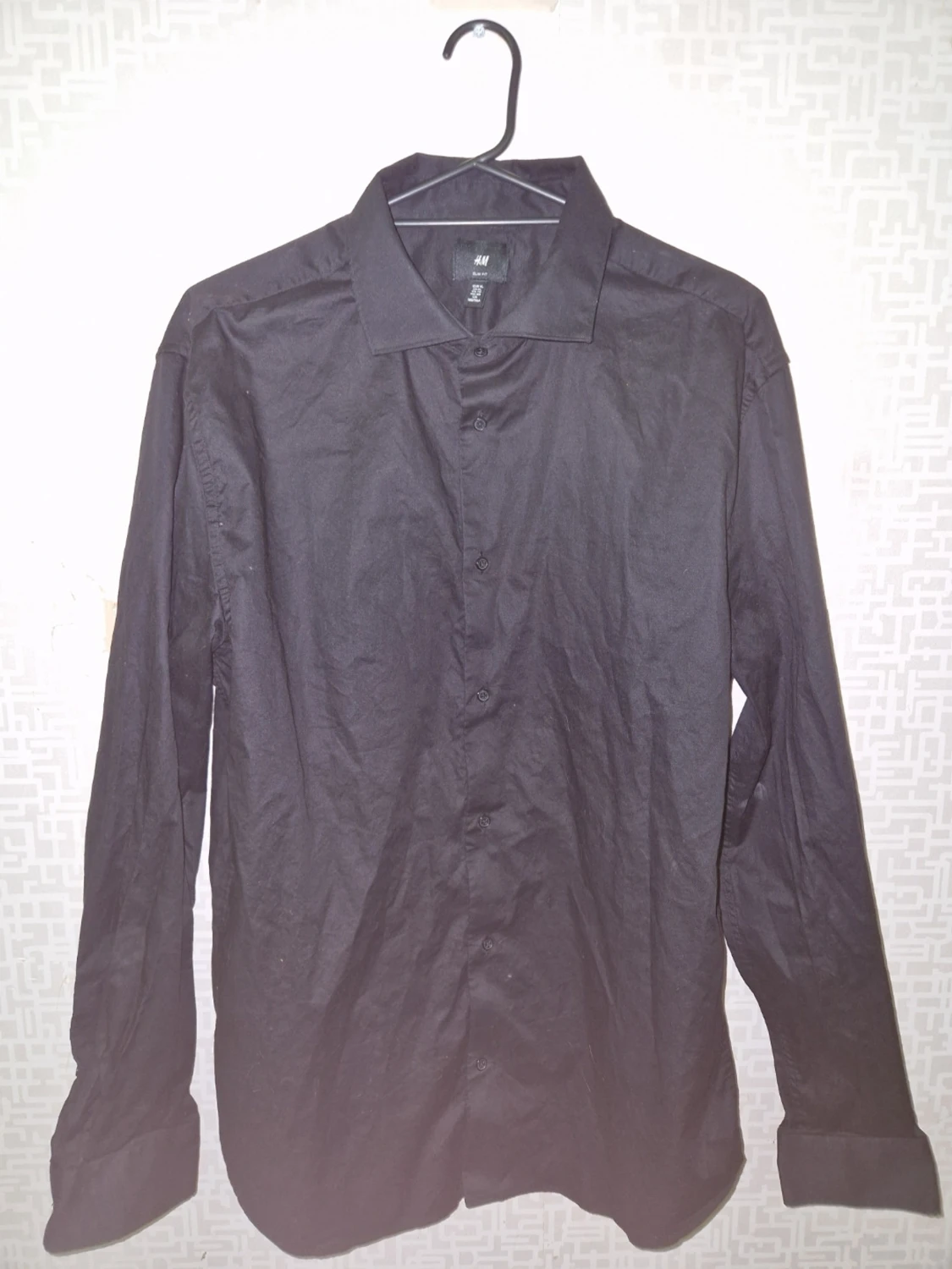 Svart slim fit skjorta från H&M