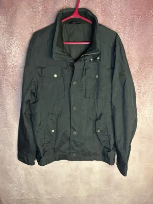 J.lindeberg field jacket bailey - Mycket fint skick | Size XL | fraktar spårbart inom 24 timmar | för att köpa klicka ”köp nu” | vid frågor eller funderingar skriv ett meddelande | följare får bättre rabatter🙌