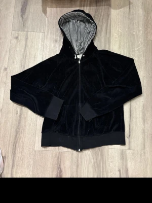 Vintage zip up - Hoodie från Tarita, stolek L men passar M&S! 