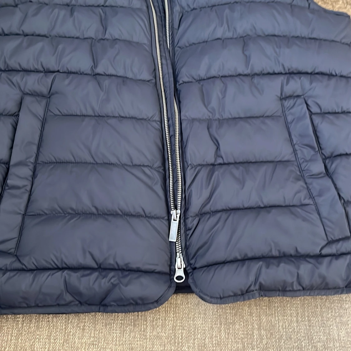 Mörkblå dunväst från Bläck XL - 3