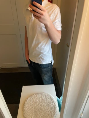  Ralph lauren pike - Vit Ralph lauren pike i storlek S. Modellen är 177 och den sitter lite pösigt. Bra skick. Skriv vid funderingar.