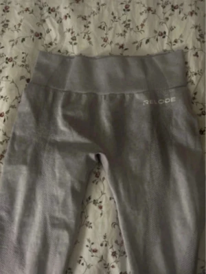 Relode tights (ingen scrunch) - Märke: Relode  Färg: lila  Storlek: S  Fina, används inte! 💜