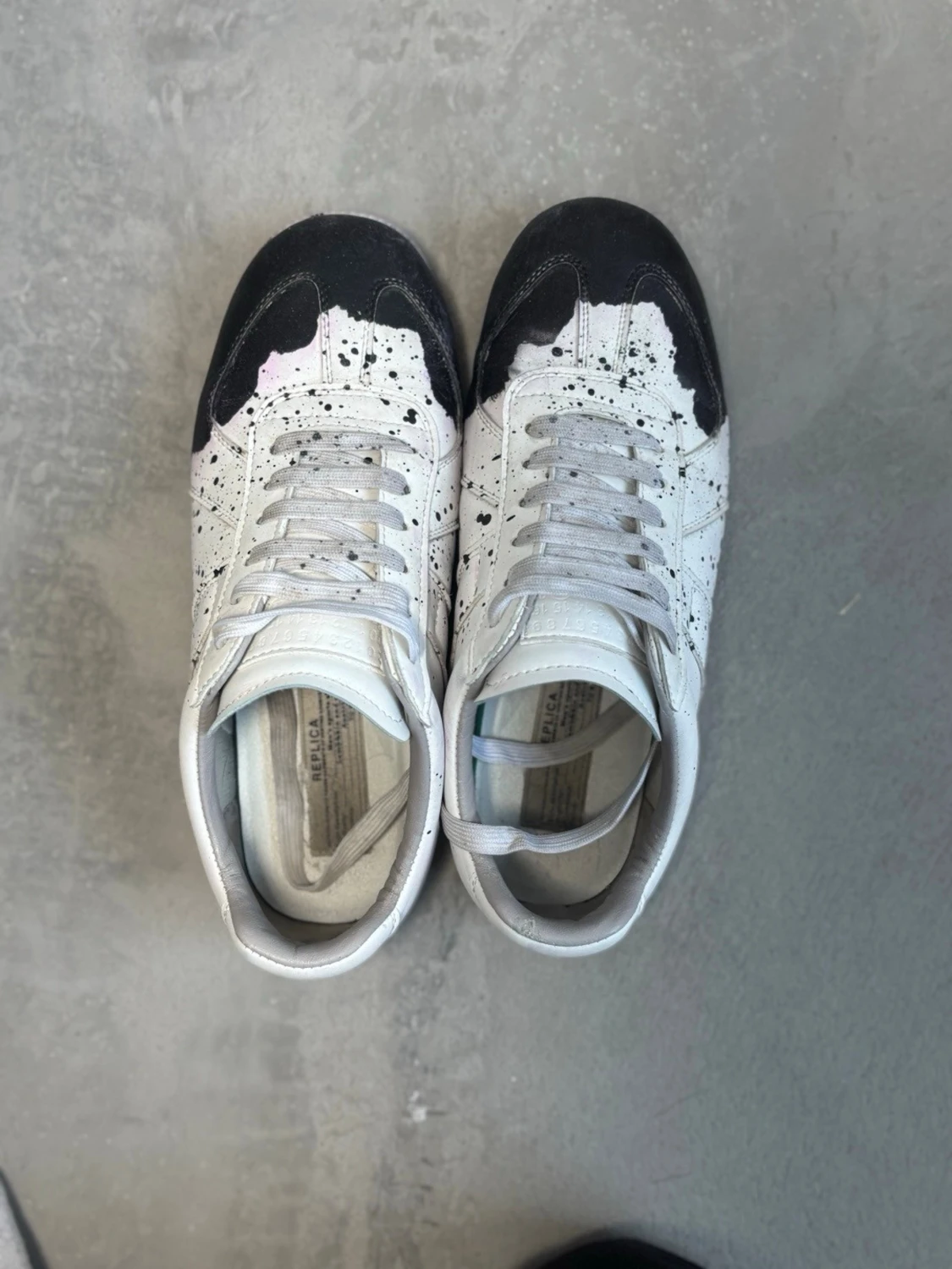 Maison Margiela svartvita sneakers - 1