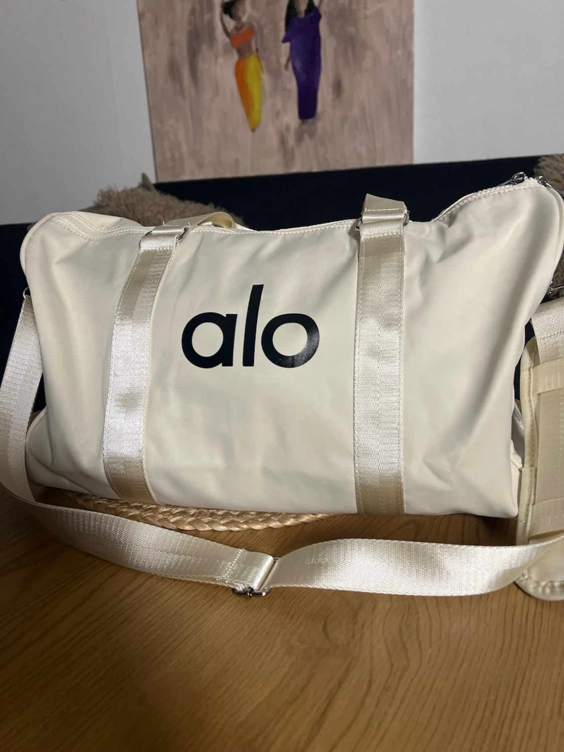 Krämvit duffelväska från Alo - 1
