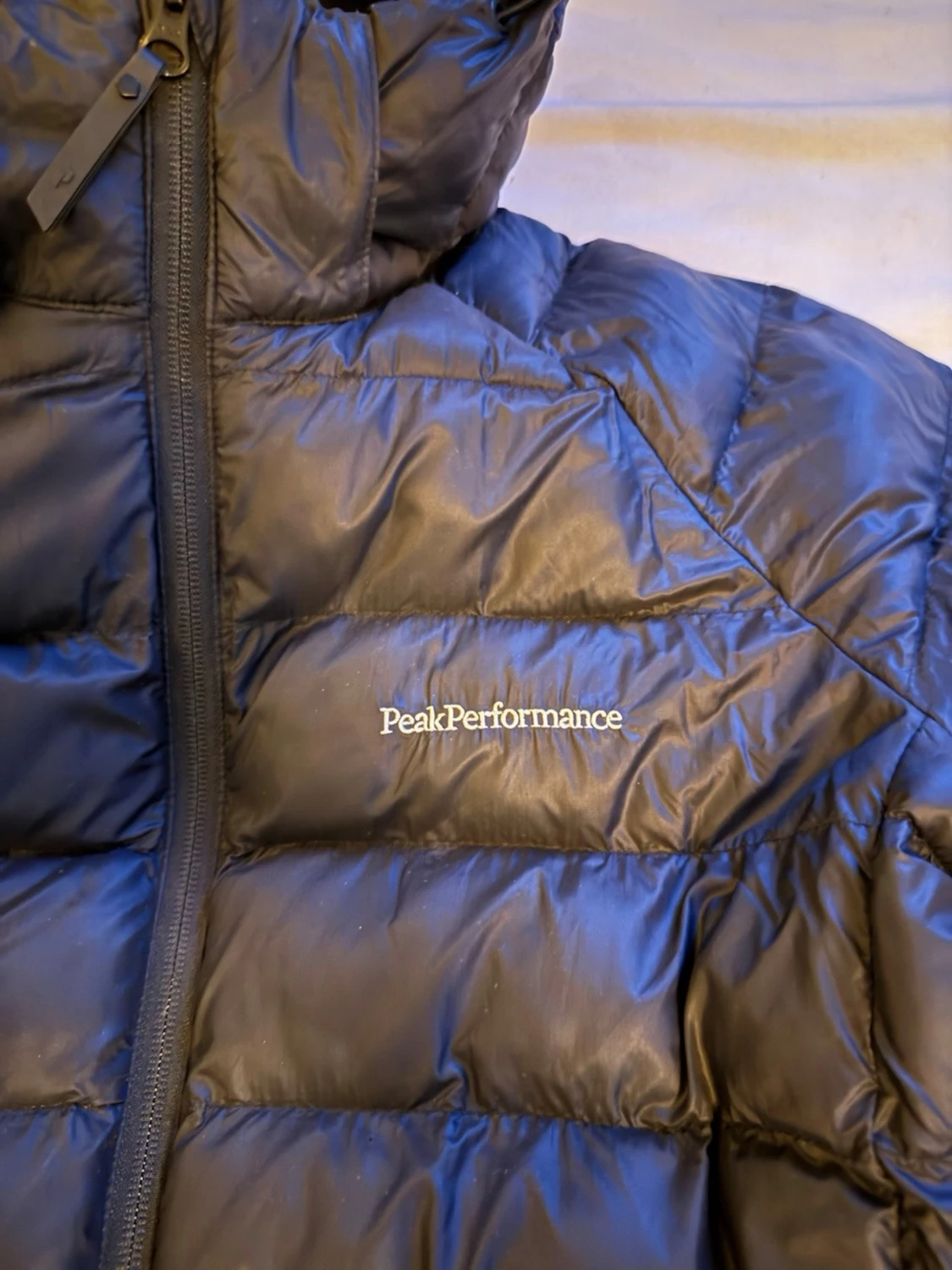 Svart dunjacka Peak Performance - 1