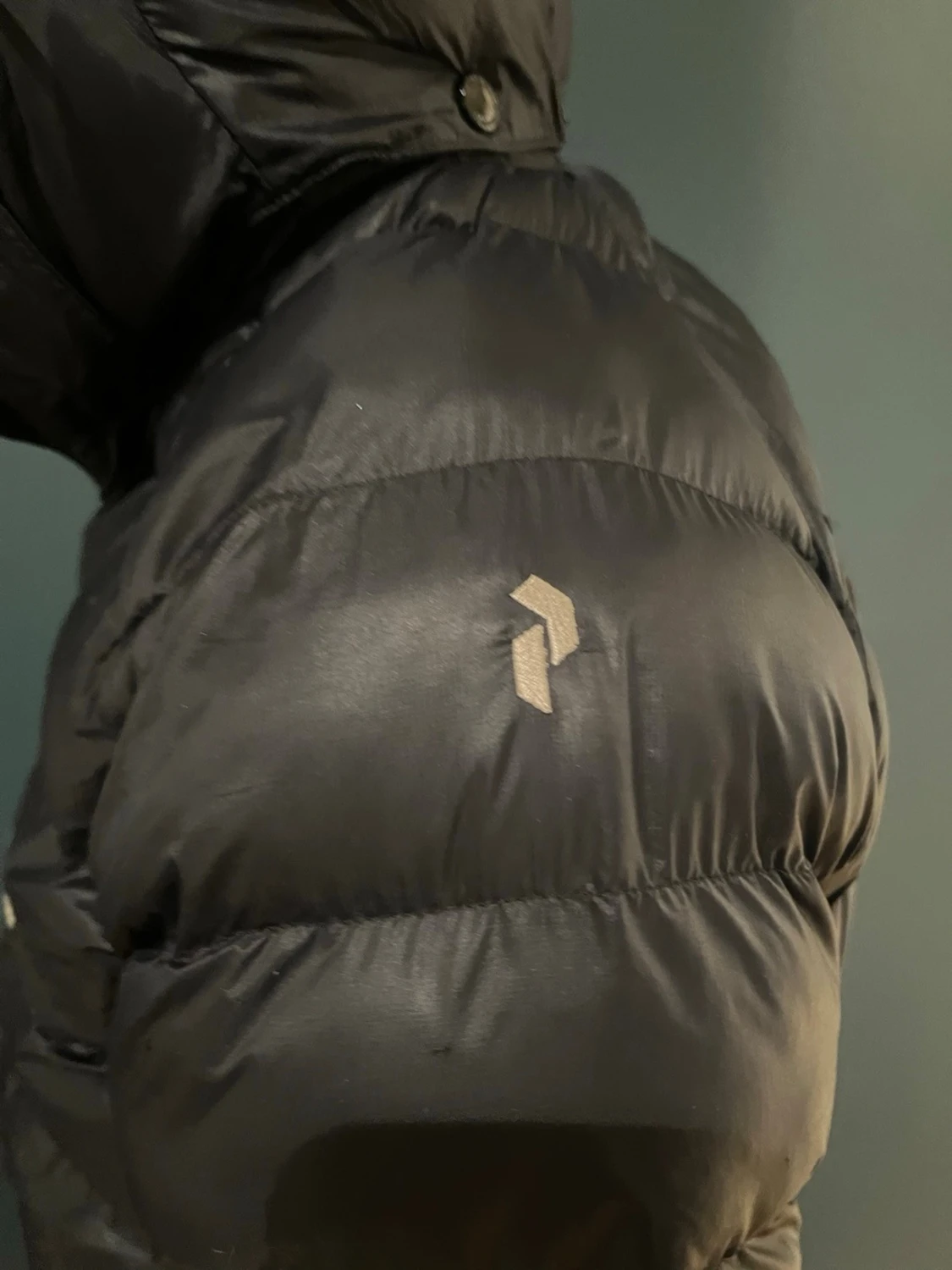 Svart dunjacka med huva Peak Performance - 2