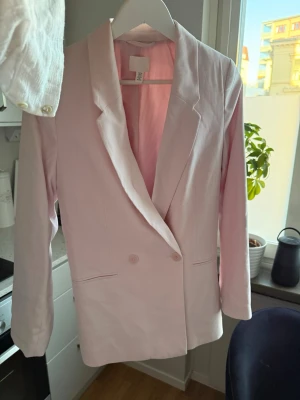 Kavaj - Använd enstaka gång så i nyskick, ljusrosa 🌸