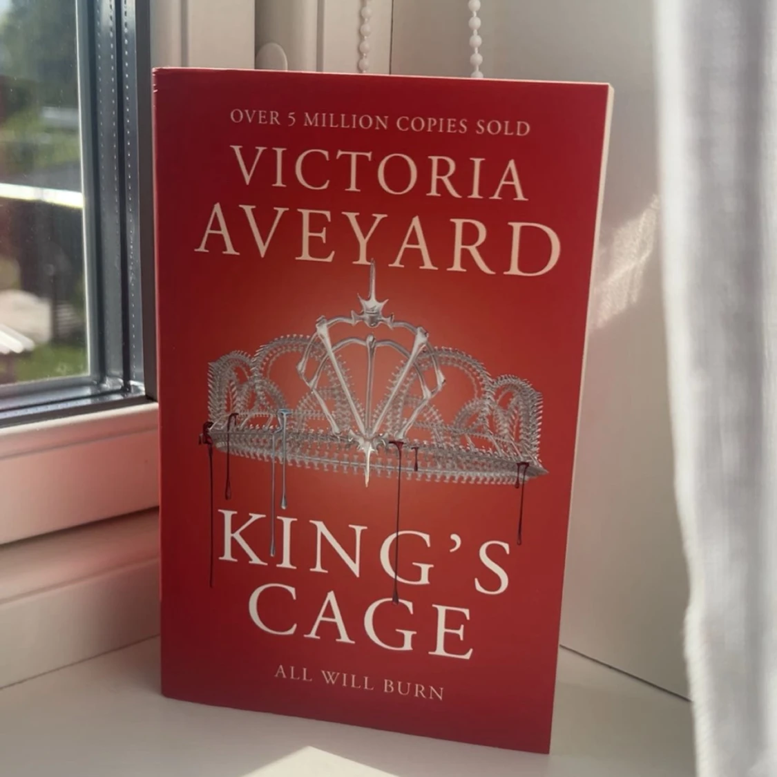 Red Queen-serien av Victoria Aveyard (3 böcker) - 3