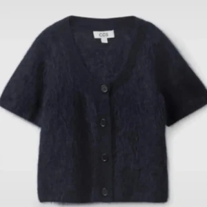 Cos kofta - Säljer denna skit snygga slutsålda cos koftan då den inte kommer till användning 