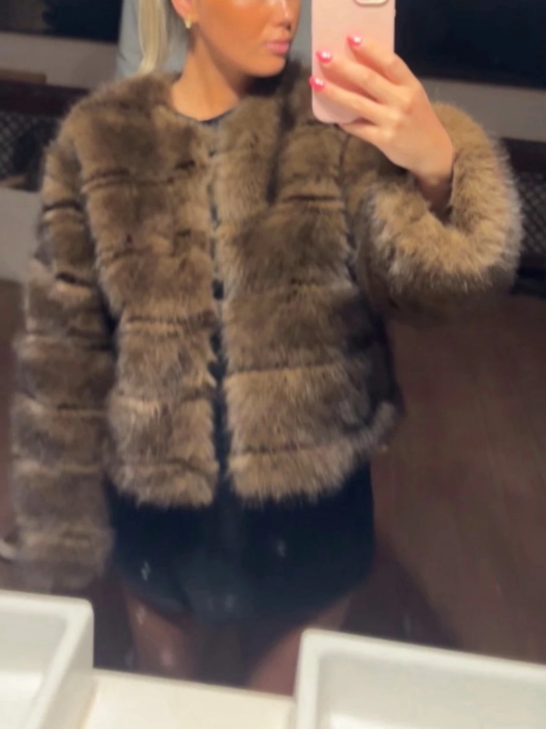 Brun fluffig pälsjacka - 1