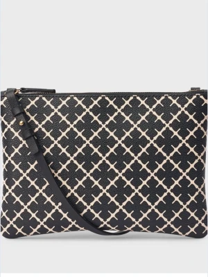 By Malene Birger Ivy purse  - Säljer denna, köpt för 4 veckor sedan. Inget fel på den men ångrar mitt köp då jag knappt kommer att använda den. 🤍